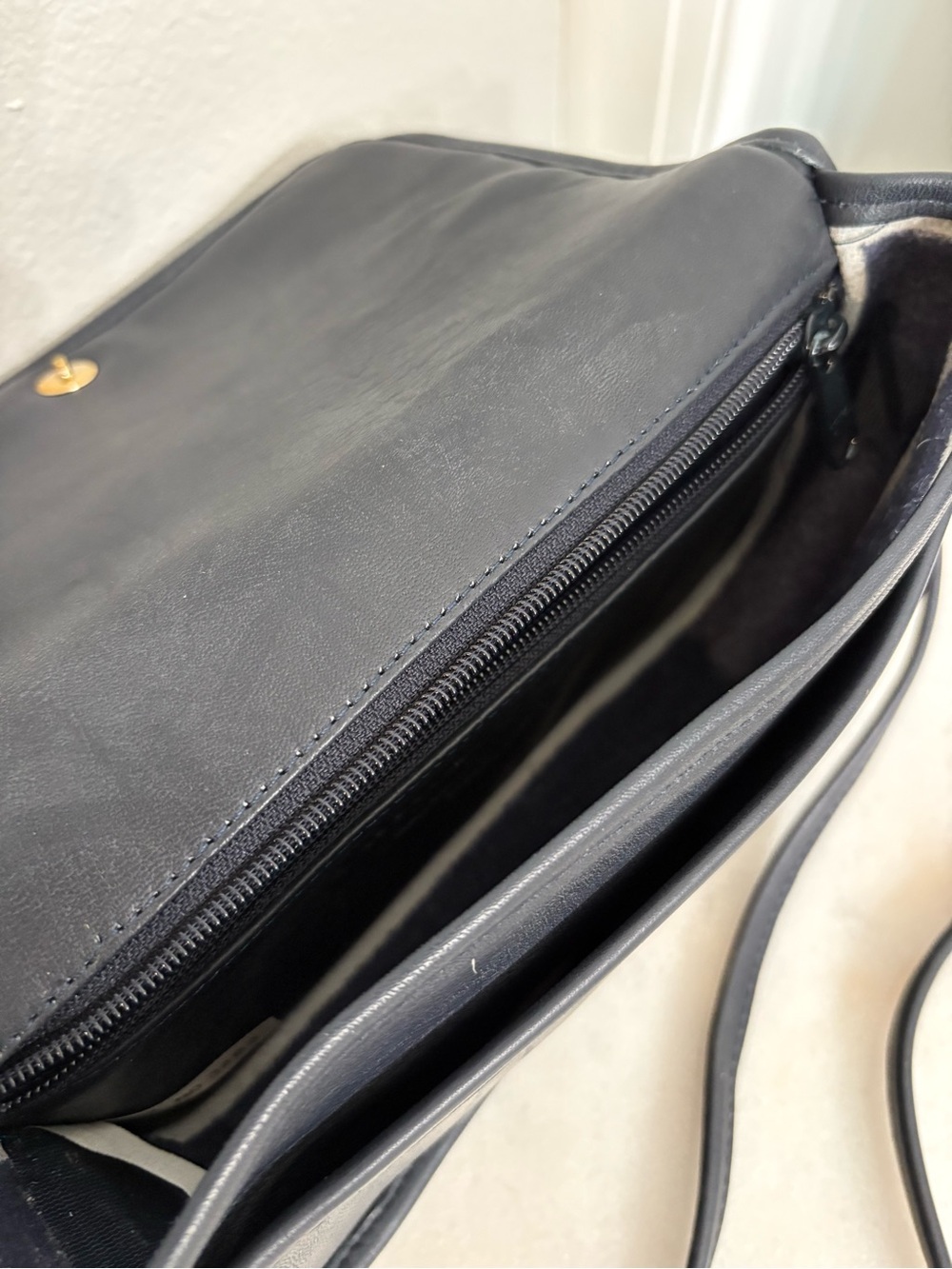 Vintage Carriage Court Leather Flap Crossbody Bag Dark Blue Feb. 1985 Style 3483 - Picture 3 of 4